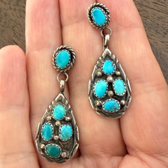 Vintage Jewelry - Navajo Arizona natural turquoise solid sterling silver large drop earrings